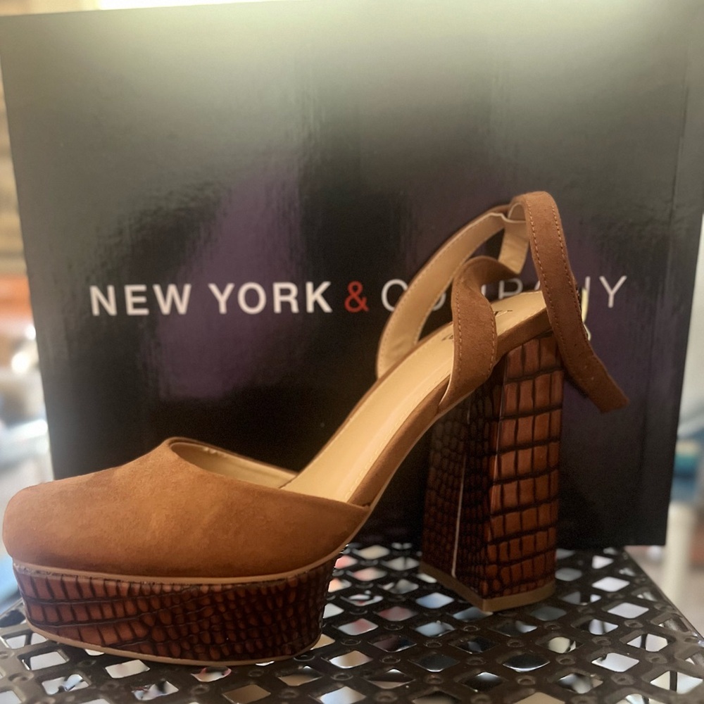 New York & Company Brown Platform Clogs with Chunky Heel - Picture 6 of 6